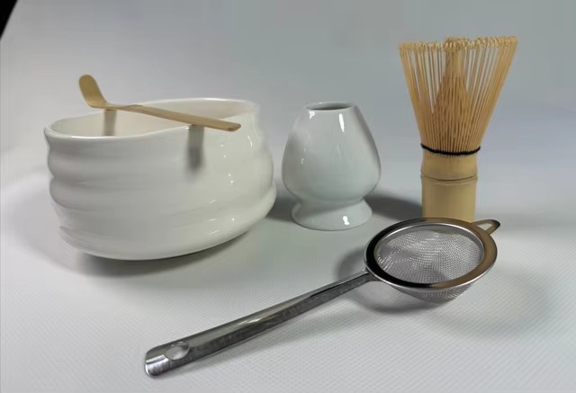 Bamboo Whisk Chasen - 人気抹茶スターターセット 伝統的な竹製茶筅100本爪 茶杓 茶碗 茶筅立て 茶粉ふるい